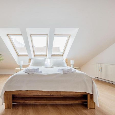 Bright And Spacious Penthouse W/ Terrace & Parking Budapest Exterior photo