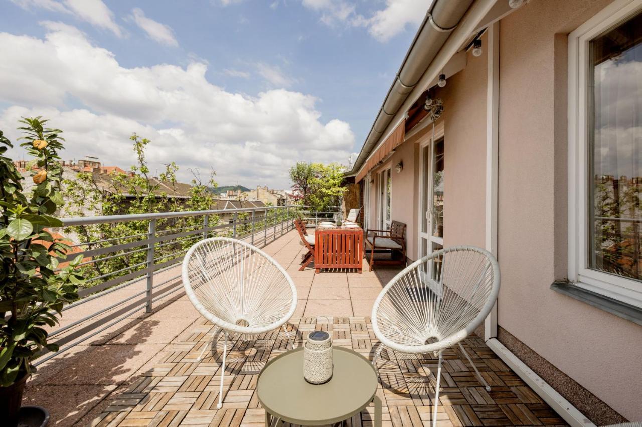 Bright And Spacious Penthouse W/ Terrace & Parking Budapest Exterior photo